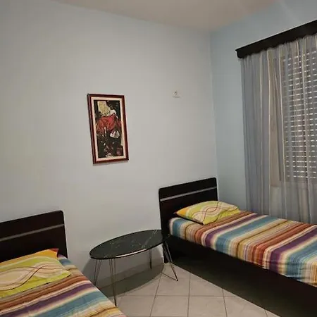 Family 150m From The Sea * Sarande
